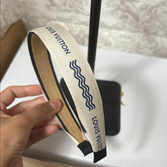 Louis Vuitton Headband HandMade with Authentic LV Ribbon - Picture 4 of 5